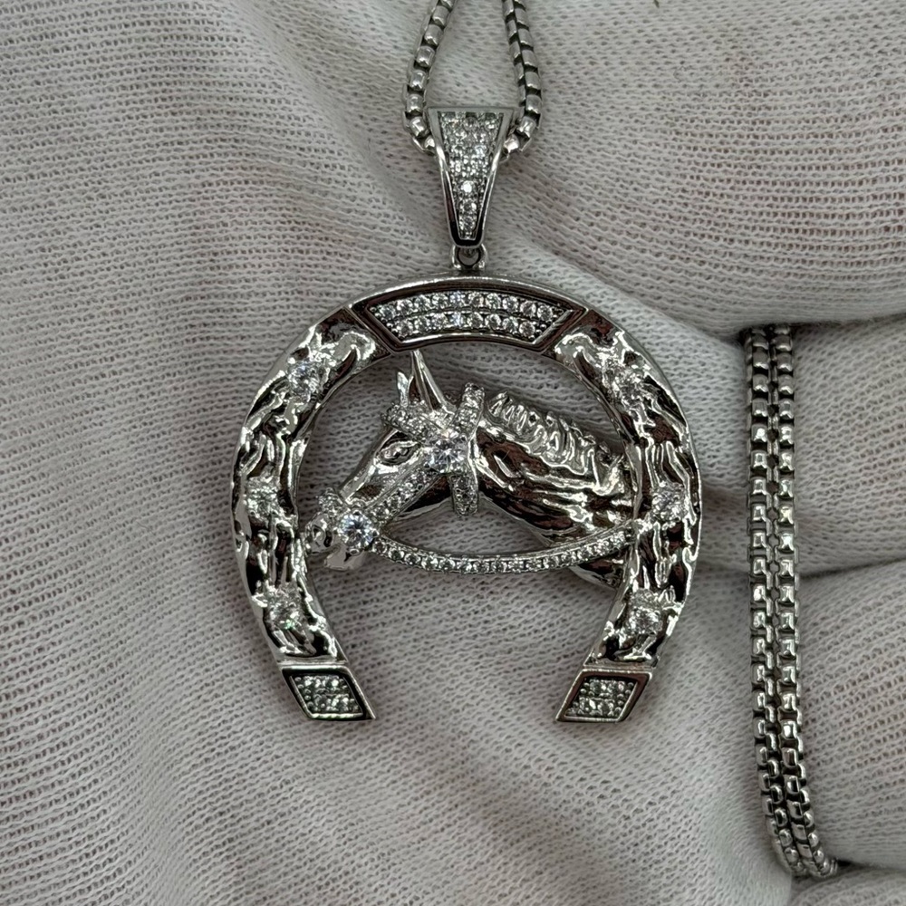 925 Sterling Silver White Gold Dipped Horseshoe Horse Head Pendant CZ Iced 10g